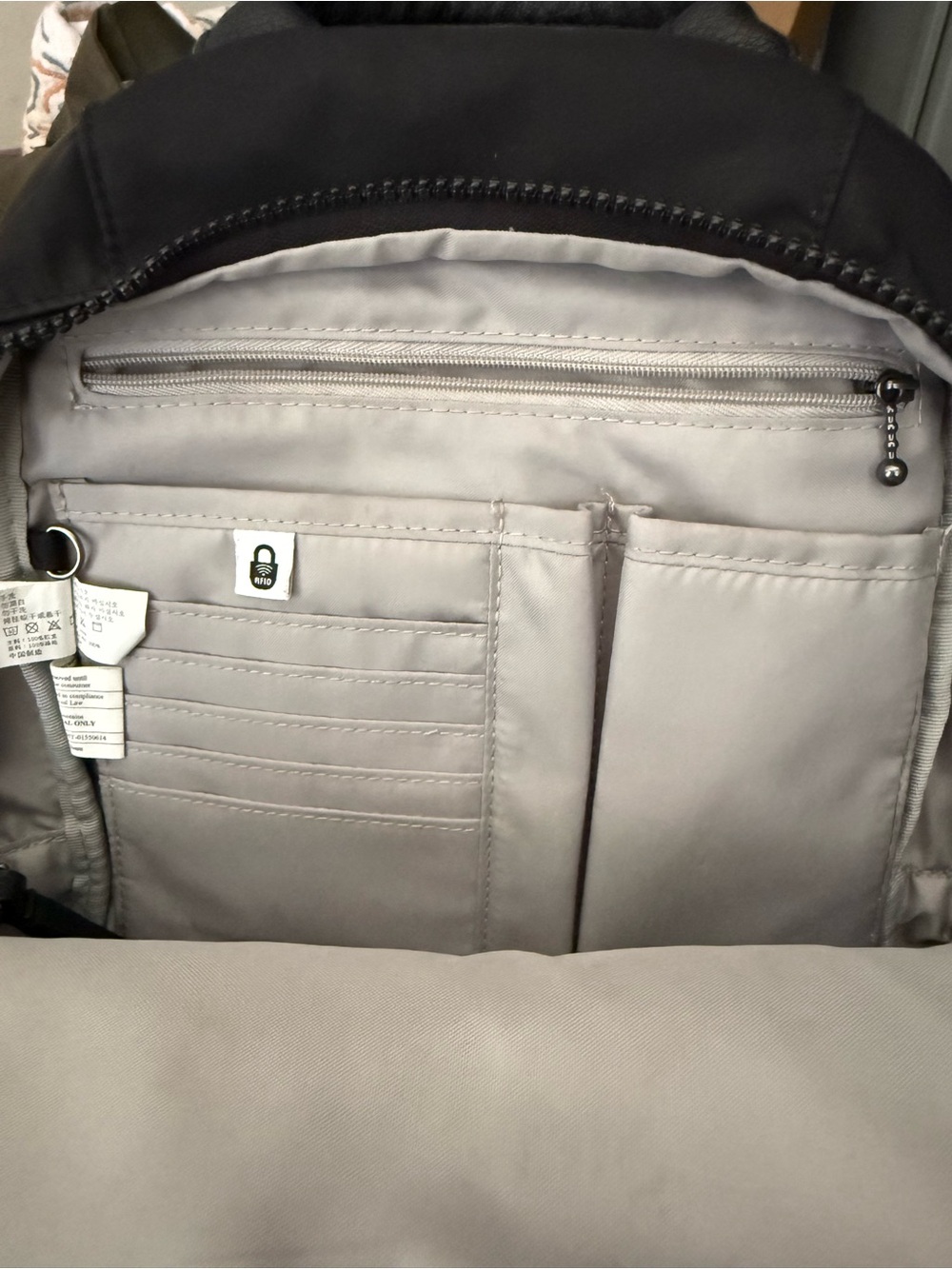 Baggallini Black Nylon Compact Everyday Backpack - Picture 6 of 6